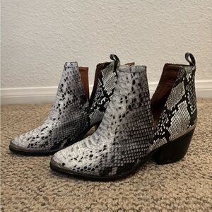 Jeffrey Campbell Snakeskin Shoes